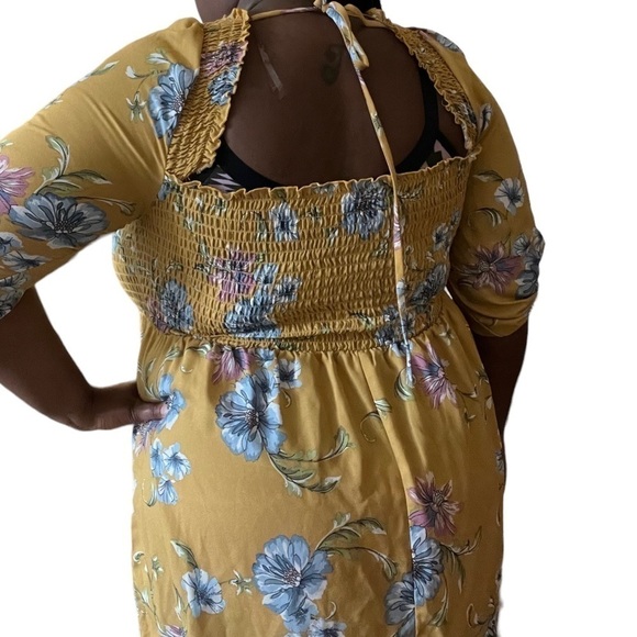 Xhilaration Yellow Tie Neck Floral Tunic With 3/4 Sleeves - Picture 4 of 5